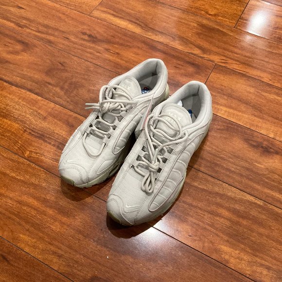 Nike Air Max Tailwind Sneaker - Picture 2 of 6